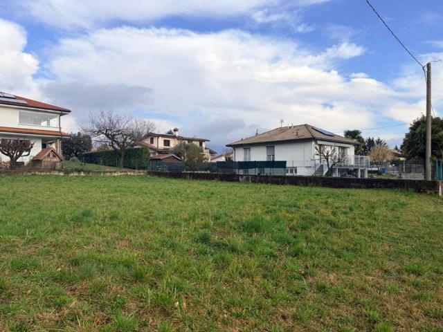 Terreno in vendita a Crevenna, Erba