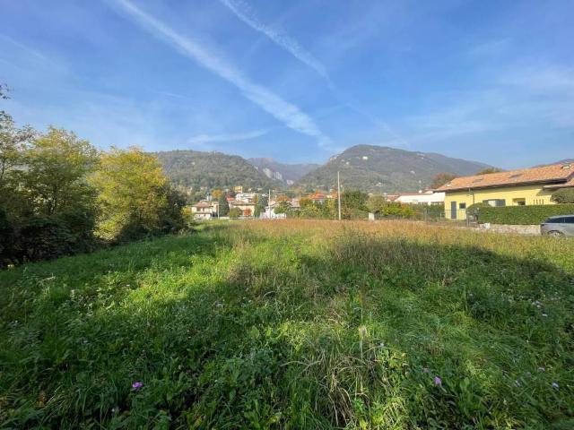 Terreno in vendita a Crevenna, Erba