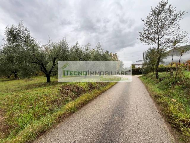 Terreno in vendita a Esperia, Lazio