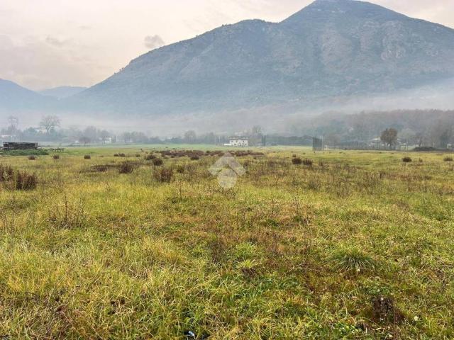 Terreno in vendita a Esperia, Lazio