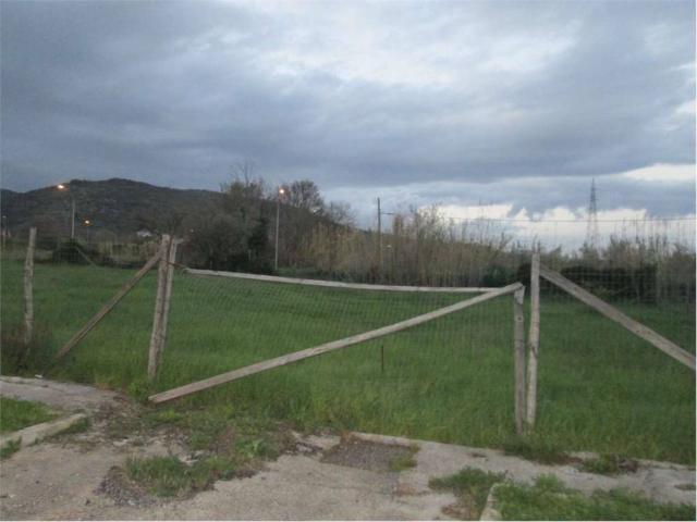 Terreno in vendita a Falciano Del Massico, Campania