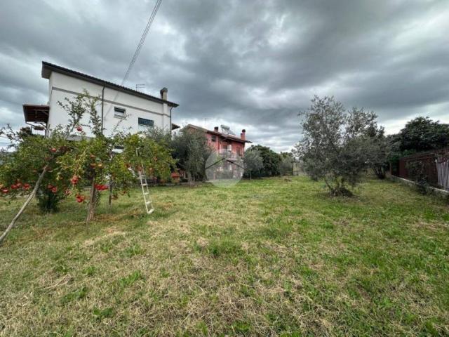 Terreno in vendita a Fara Sabina, Lazio
