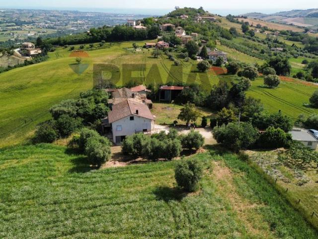 Terreno in vendita a Tirassegno, Marche