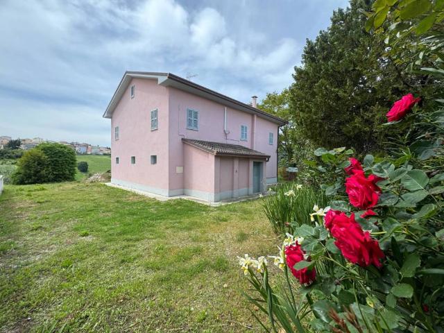 Terreno in vendita a Rione Murato, Marche
