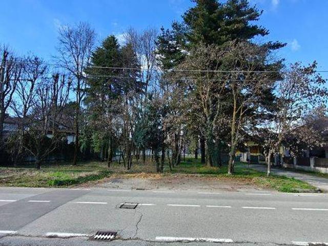 Terreno in vendita a Ferno, Lombardia