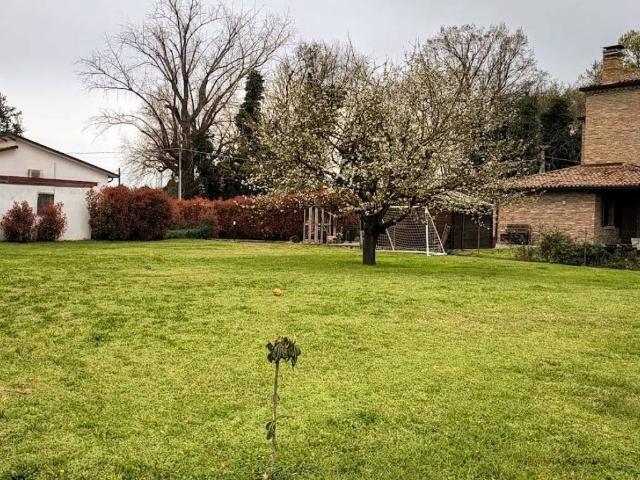 Terreno in vendita a Ferrara, Reggio Emilia