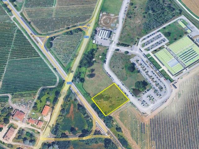 Terreno in vendita a Ferrara, Reggio Emilia