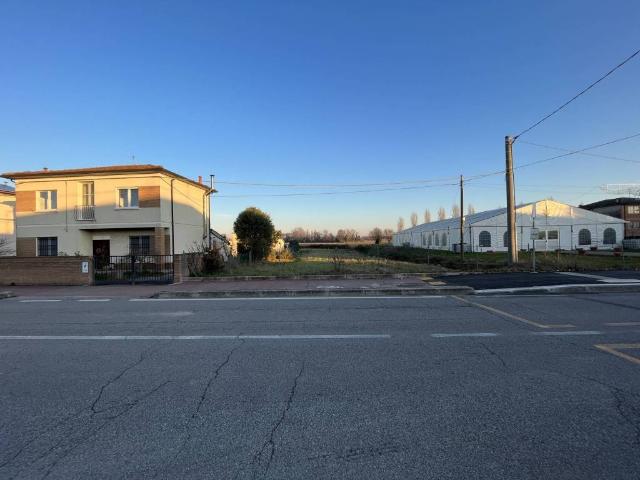 Terreno in vendita a Ferrara, Reggio Emilia