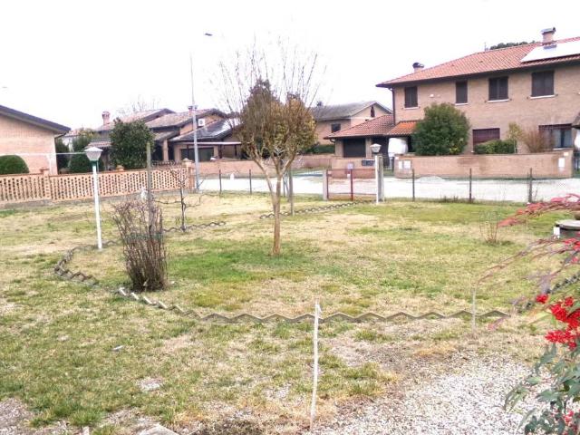 Terreno in vendita a Ferrara, Reggio Emilia