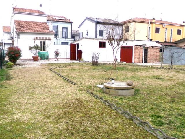 Terreno in vendita a Ferrara, Reggio Emilia