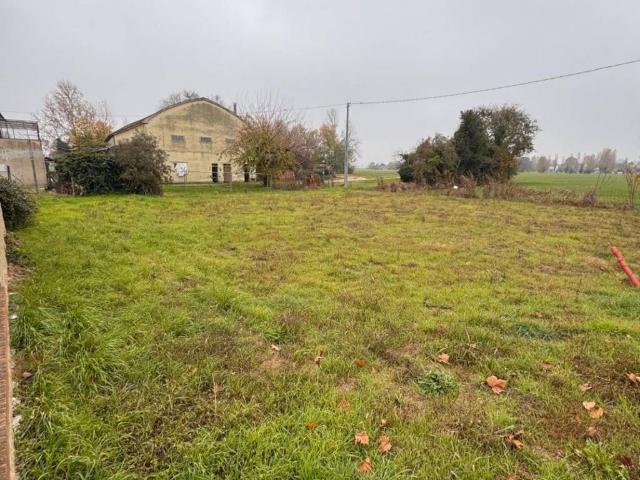 Terreno in vendita a Ferrara, Reggio Emilia