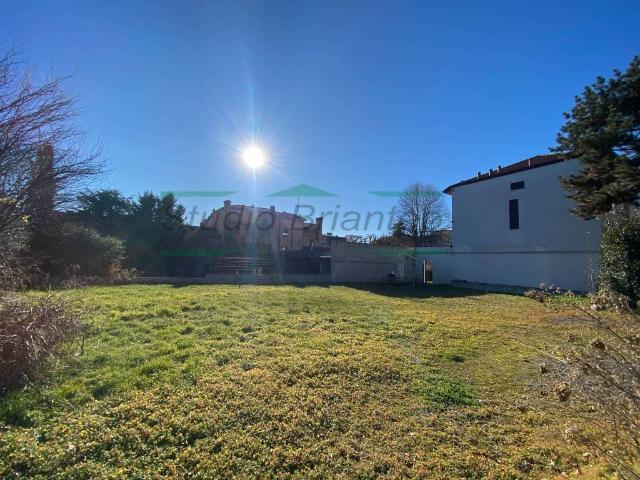 Terreno in vendita a Figino Serenza, Como