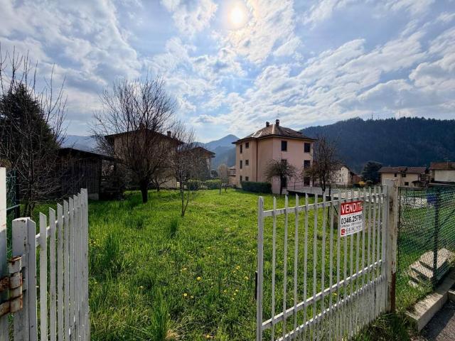 Terreno in vendita a Fino Del Monte, Lombardia
