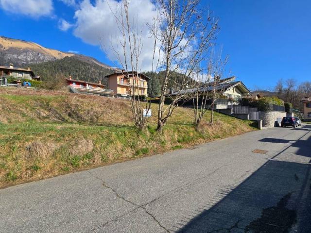 Terreno in vendita a Fino Del Monte, Lombardia