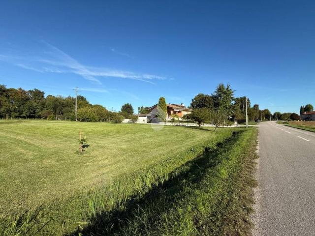 Terreno in vendita a Fiume Veneto, Friuli-Venezia Giulia
