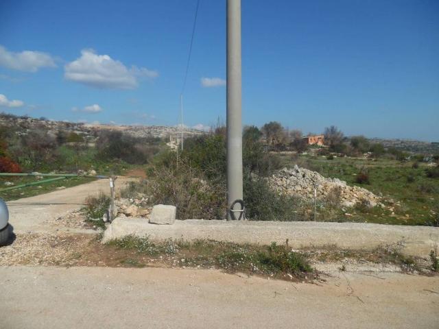Terreno in vendita a Santuzzo, Floridia