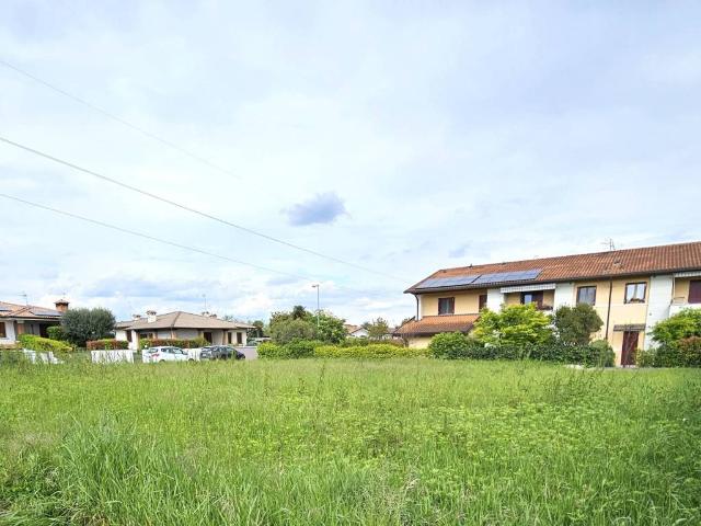Terreno in vendita a Fontanafredda, Friuli-Venezia Giulia