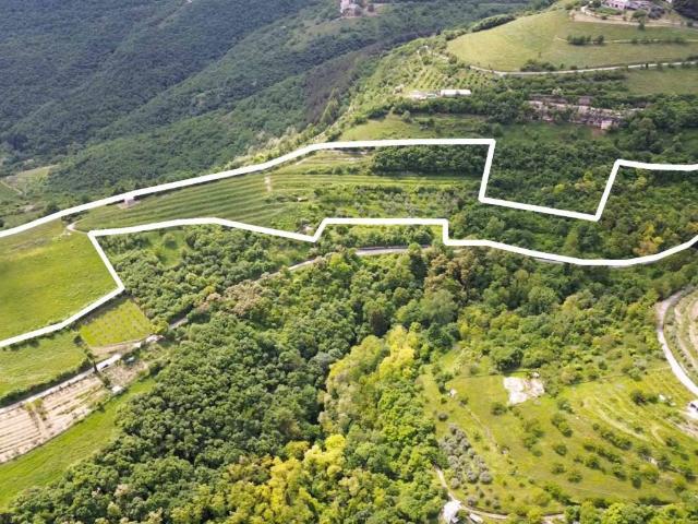 Terreno in vendita a Fumane, Veneto