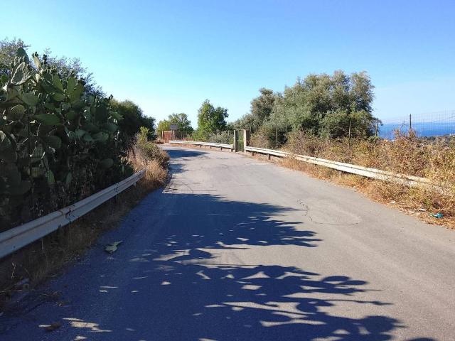 Terreno in vendita a Grotte, Furci Siculo