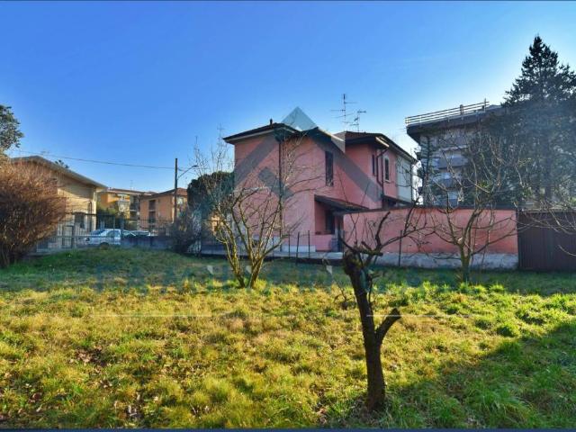 Terreno in vendita a Sciarè, Gallarate