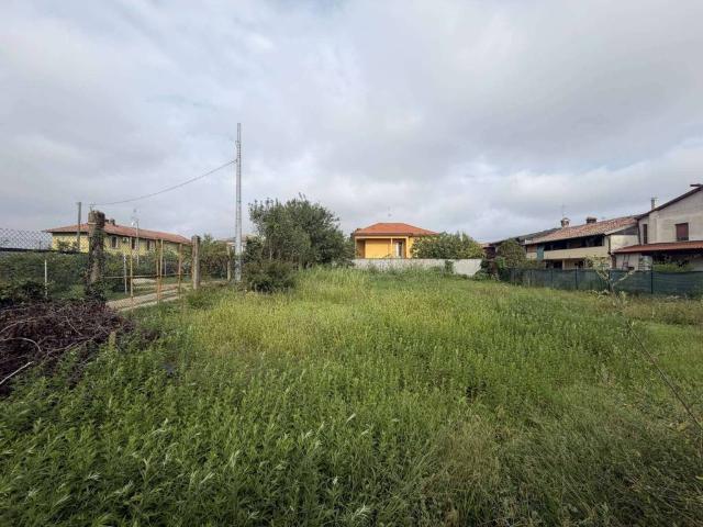 Terreno in vendita a Gambolò, Pavia