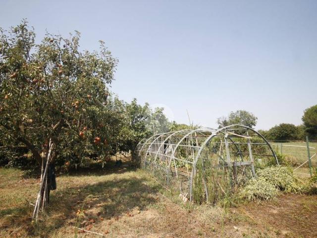 Terreno in vendita a Cascina Biscia, Garbagnate Milanese