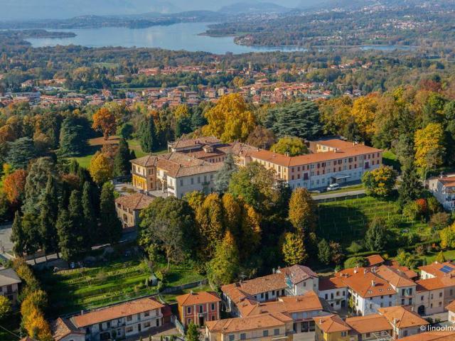 Terreno in vendita a Gazzada Schianno, Gazzada