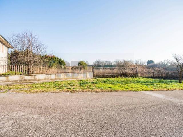 Terreno in vendita a Gazzuolo, Lombardia