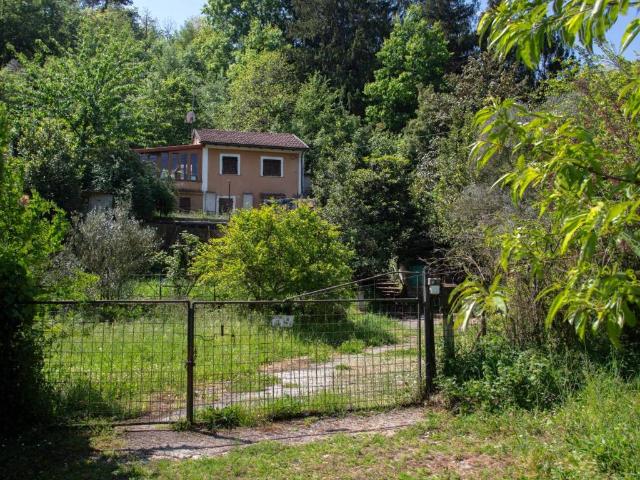 Terreno in vendita a Media Val Bisagno, Serra Riccò