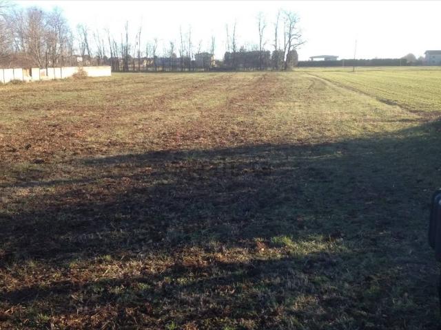 Terreno in vendita a Gerenzano, Lombardia