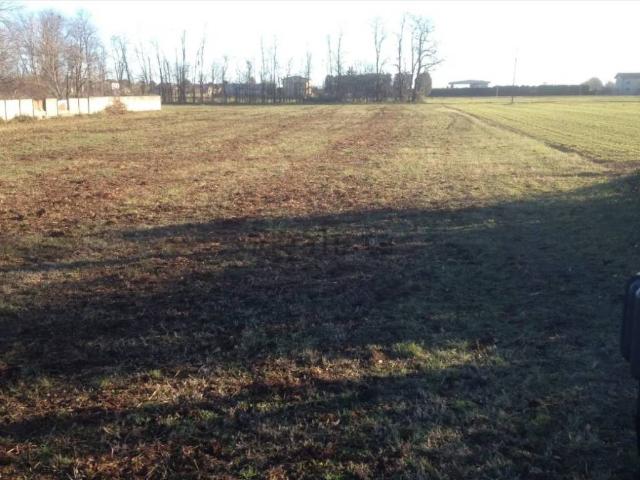 Terreno in vendita a Gerenzano, Lombardia