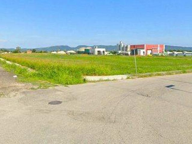 Terreno in vendita a Gessate, Lombardia