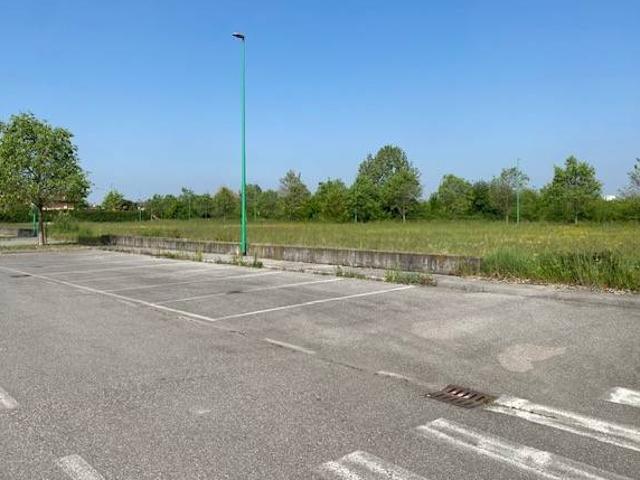 Terreno in vendita a Ghisalba, Lombardia
