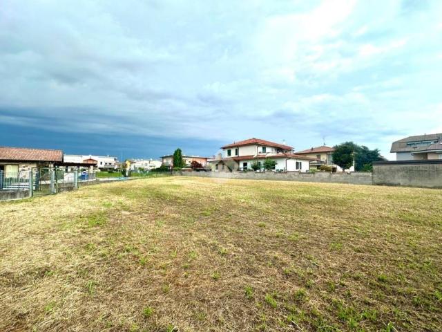 Terreno in vendita a Ghisalba, Lombardia