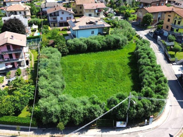 Terreno in vendita a Comunità montana della valle Camonica, Gianico
