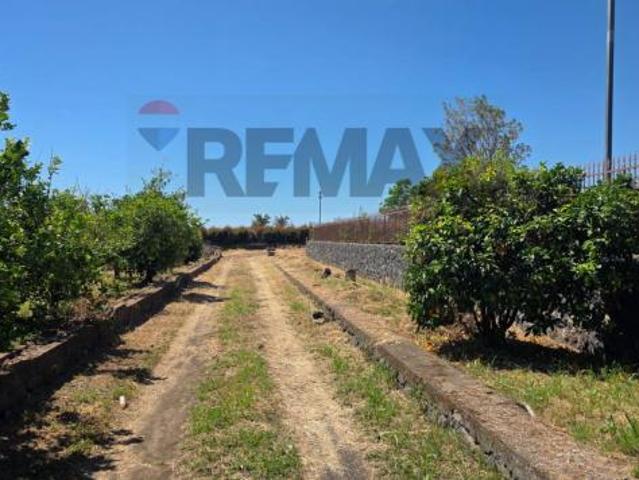 Terreno in vendita a Giarre, Sicilia