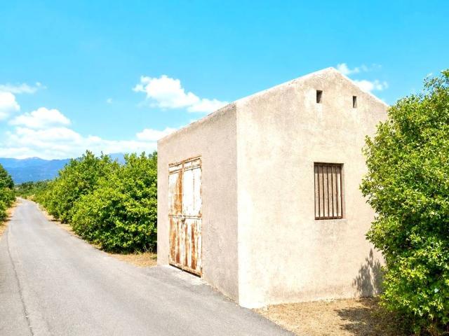 Terreno in vendita a Giarre, Sicilia