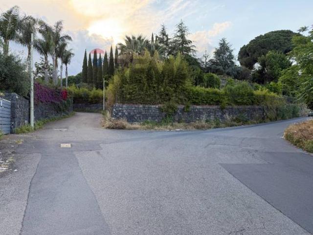Terreno in vendita a Giarre, Sicilia