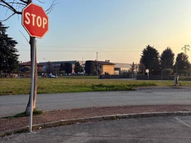 Terreno in vendita a Cusignana, Giavera Del Montello