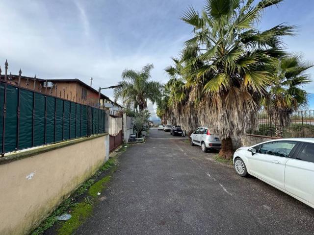 Terreno in vendita a Canosa, Giugliano In Campania