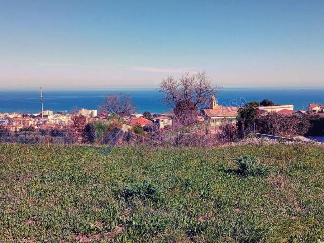 Terreno in vendita a Colledoro, Giulianova