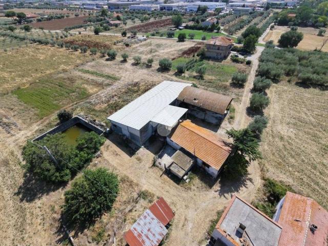 Terreno in vendita a Mosciano Sant'angelo, Abruzzo