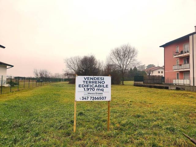 Terreno in vendita a Lucinico / Ločnik / Luzinìs, Gorizia