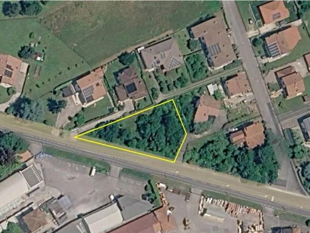 Terreno in vendita a Lucinico / Ločnik / Luzinìs, Gorizia