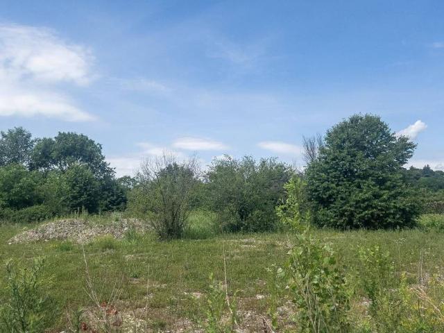 Terreno in vendita a Lucinico / Ločnik / Luzinìs, Gorizia