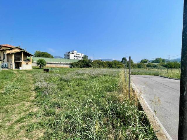 Terreno in vendita a Gorlago, Lombardia