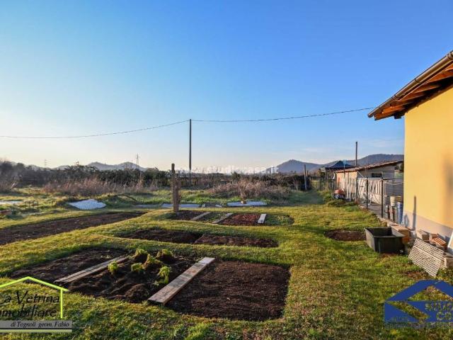 Terreno in vendita a Gorlago, Lombardia