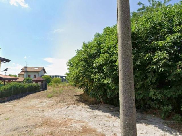 Terreno in vendita a Gradisca D'isonzo, Friuli-Venezia Giulia