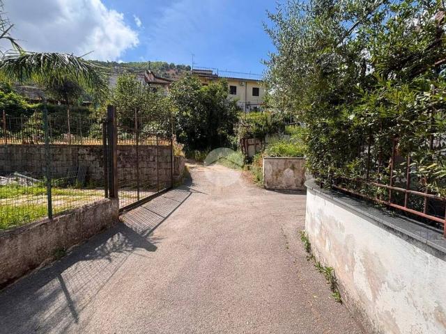 Terreno in vendita a Gragnano, Campania