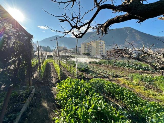 Terreno in vendita a Gragnano, Campania